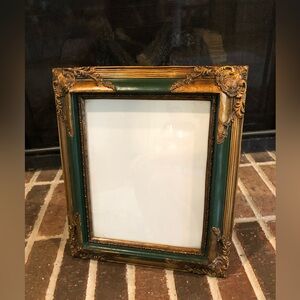stunning vintage gold and green ornate frame picture size 8x10”